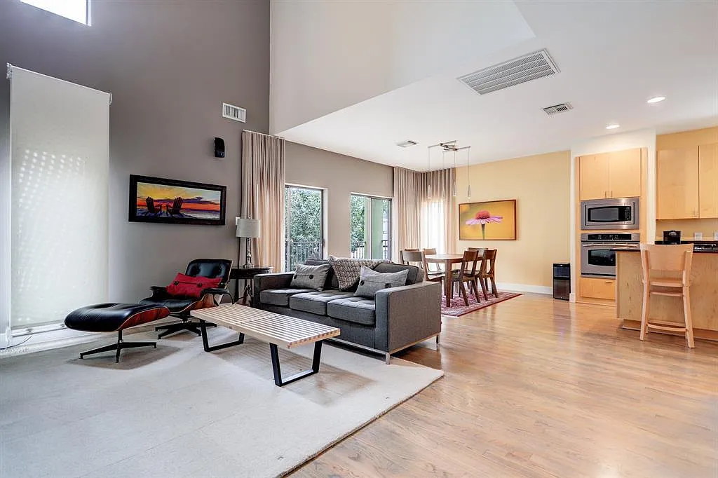 2 bed, 2.5 bath, 1702 sqft, $2,700 — Photo 1