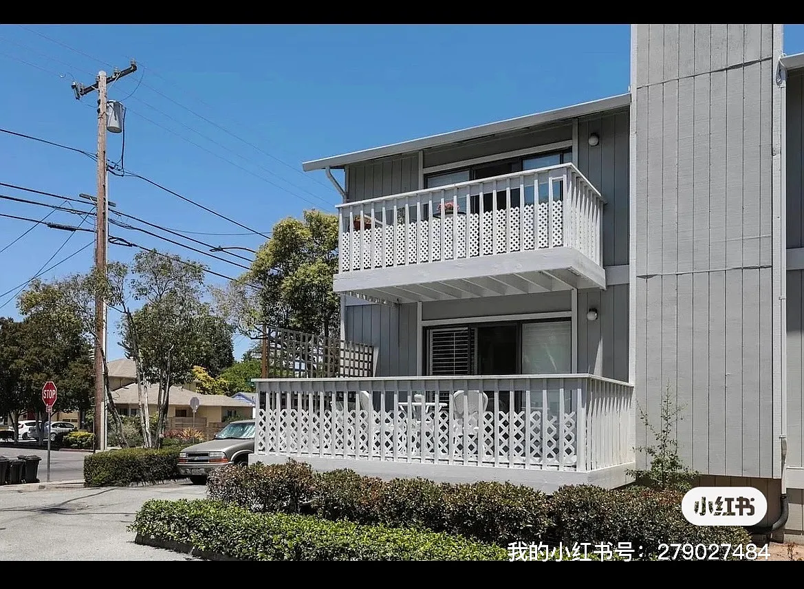 253 Oak Ave — Photo 1