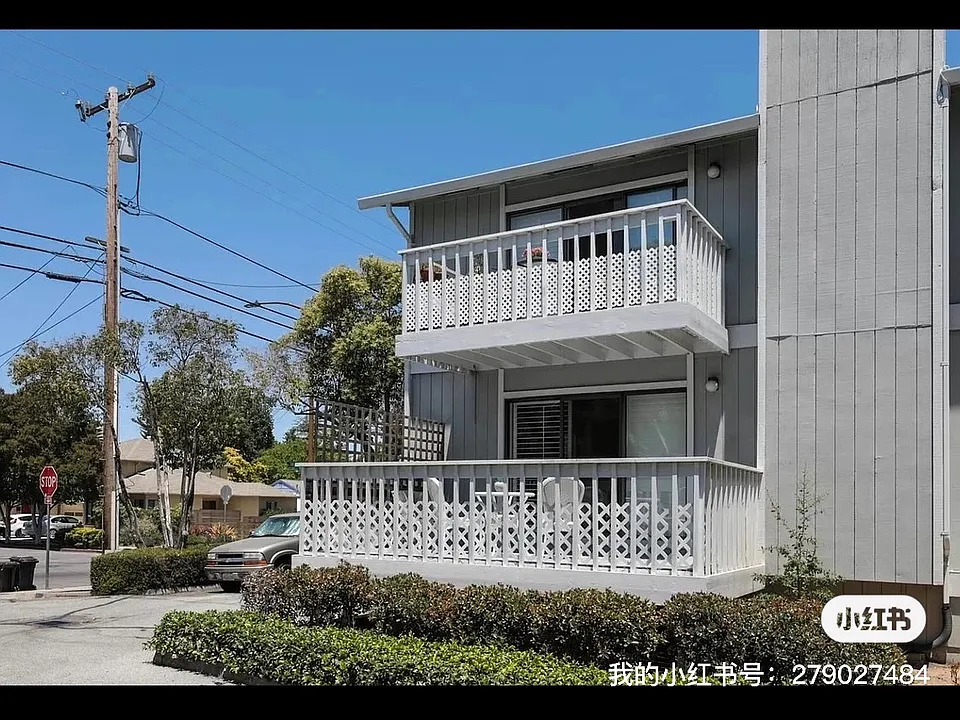 253 Oak Ave #A