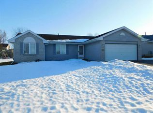 305 Sherman Ln, Poplar Grove, IL 61065