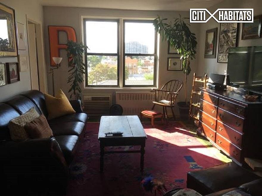 1st image of 2534 Crescent St APT 5K