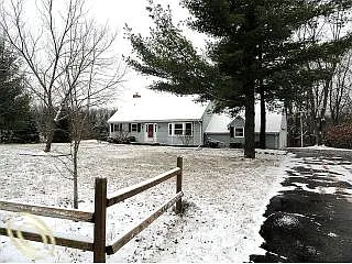 1310 Beth Ln photo 1