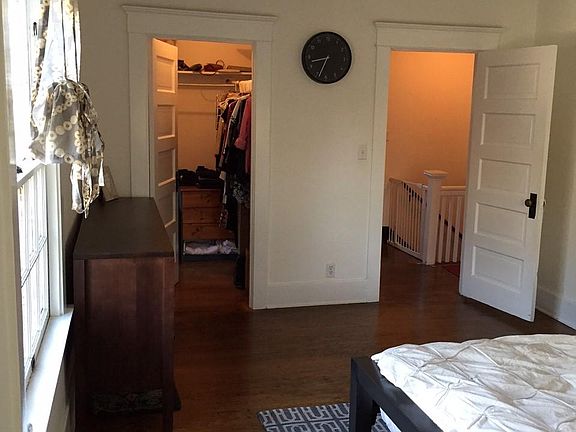 5th image of 704 Magnolia St