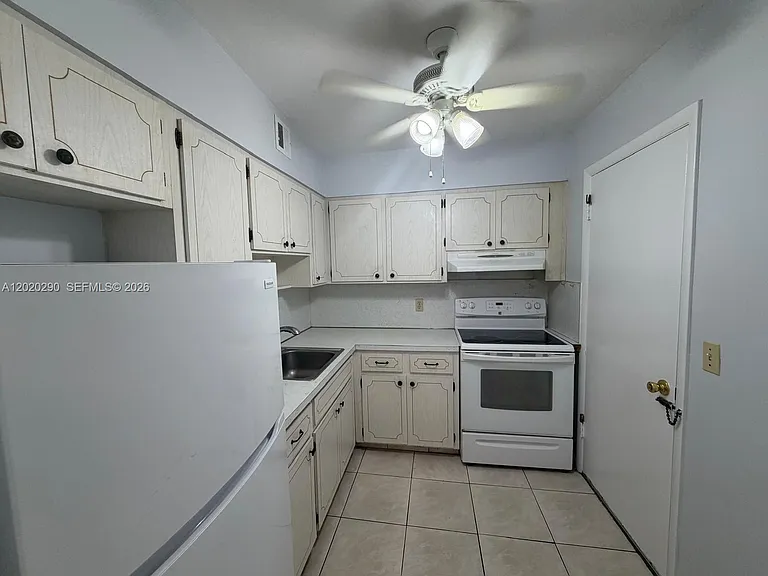 3550 NW 8th Ave #713 — Photo 7