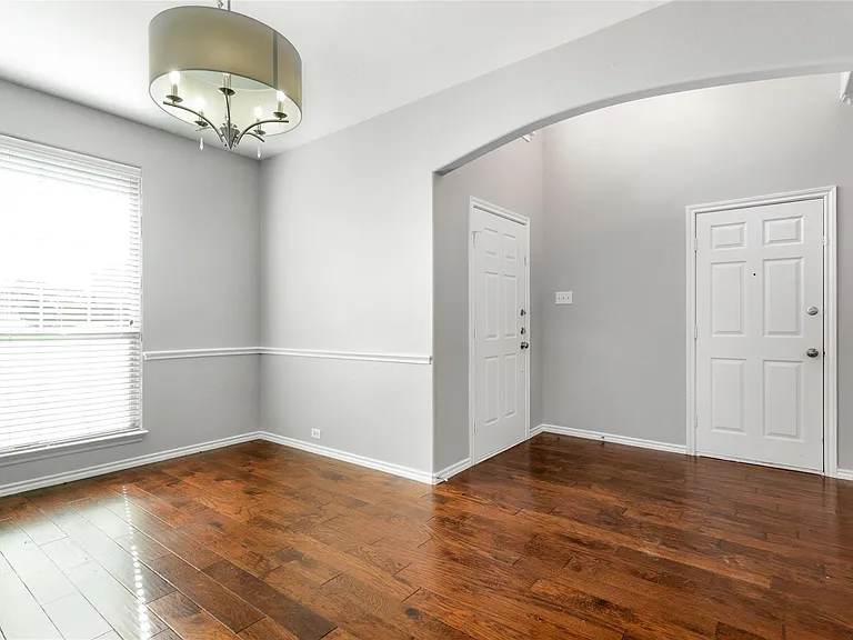 504 Connemara Ct — Photo 15