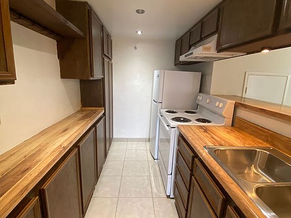 3rd image of 7508 Parkway Dr Unit 202