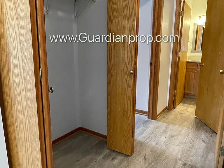735 Tyler St NE #5 — Photo 8