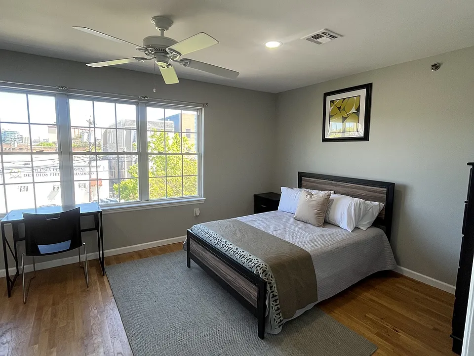 117 Hudson St #3-4