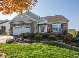 1392 Hedgerow Dr, Easton, PA 18040