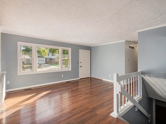 4th image of 3227 Stonewood Dr