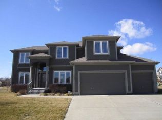 1422 Cross Creek Dr, Raymore, MO 64083