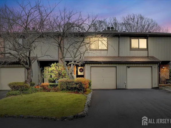 49 Laurie Ct, Matawan, NJ 07747