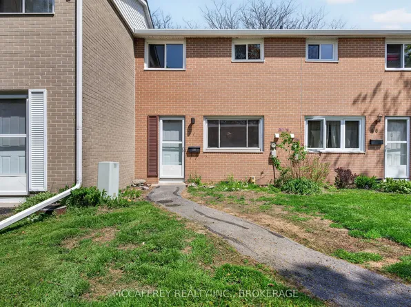 258 Queen Mary Rd #45, Kingston, ON K7M 2B2
