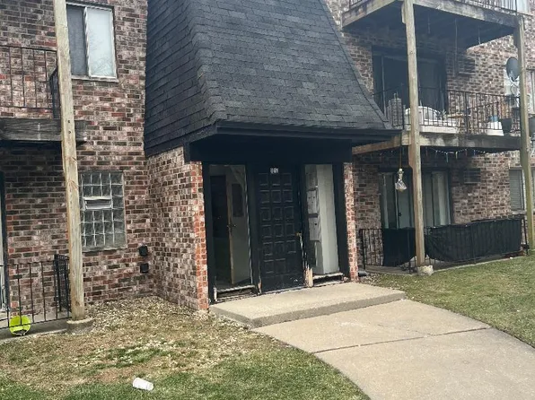 1017 E 194th St APT 204, Glenwood, IL 60425