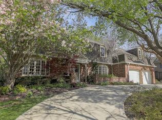 8831 Cherokee Ln, Leawood, KS 66206