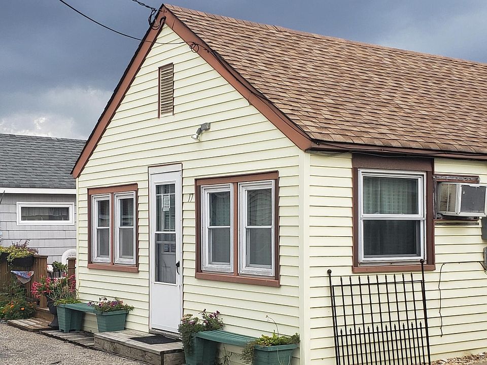 2nd image of 17 4th Ln #112