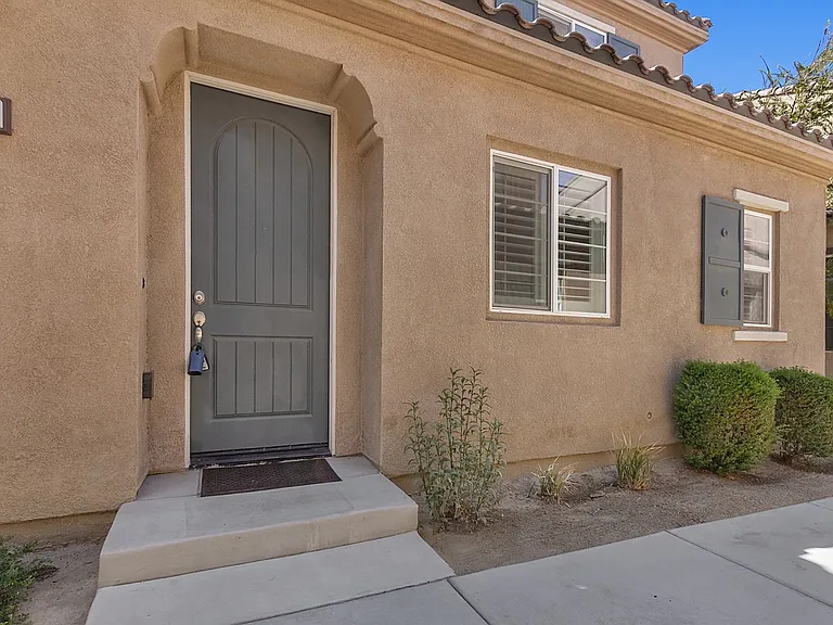 607 Calle Vibrante — Photo 1