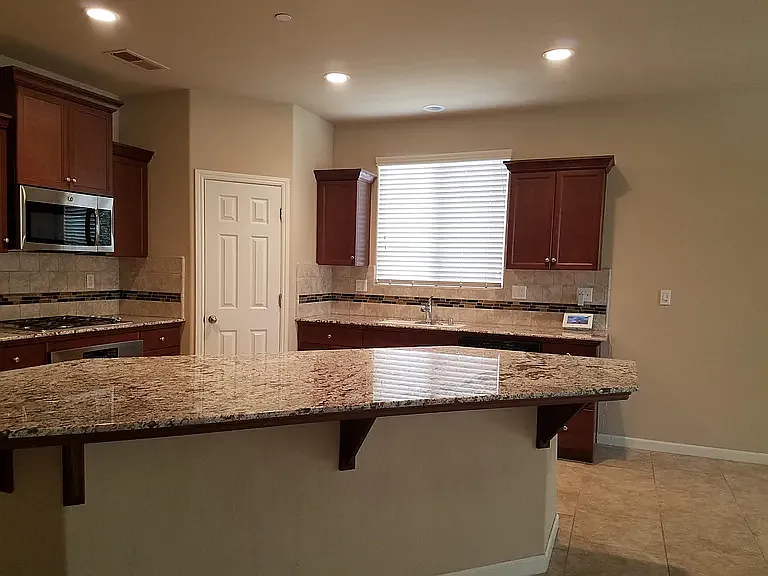 3457 Lansing Ave — Photo 3