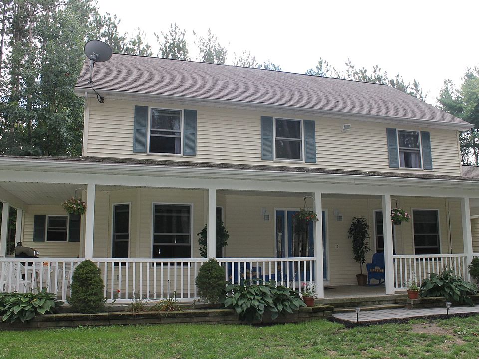 Colonial w/wrap around porch