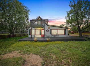 734 Island Dr, Bluffton, TX 78607