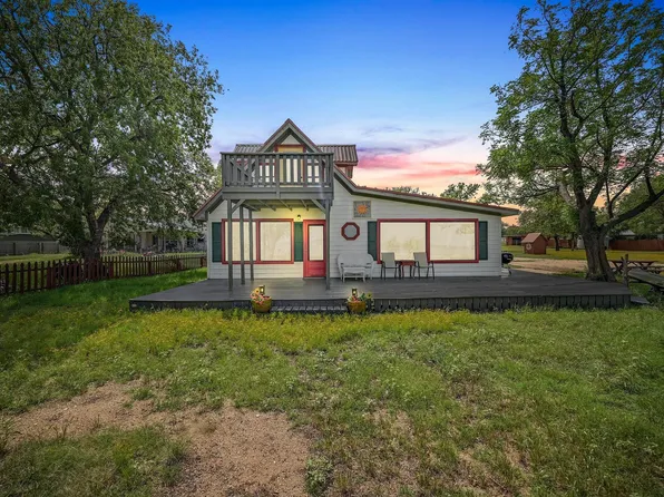 734 Island Dr, Bluffton, TX 78607