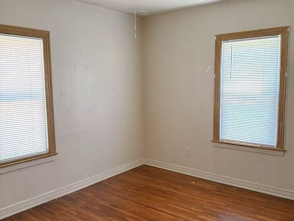 5th image of 114 W Scott Ave
