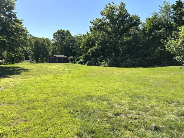 1966 Ross Rd, Centralia, IL 62801
