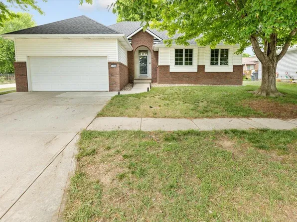 1402 Jones Cir, Logan, IA 51546