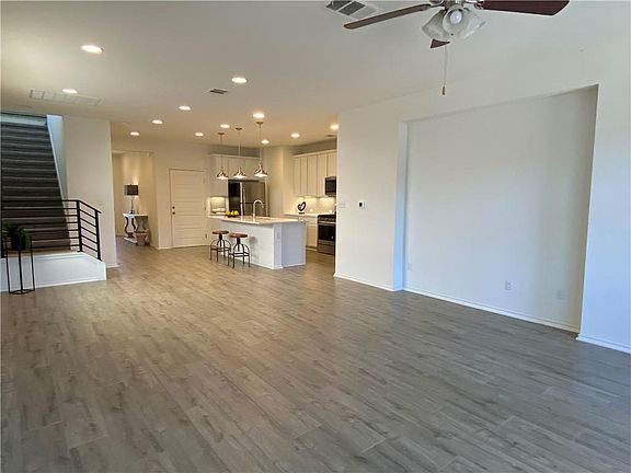 2nd image of 9106 Moonstone Dr