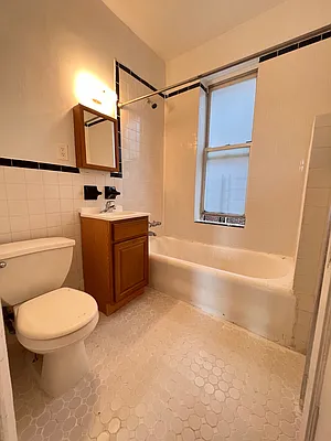 Rented by Queens Apartments Realty LLC | media 10
