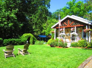 135 Private Cove Ln, Hendersonville, NC 28739