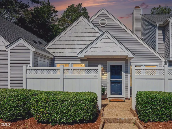 5029 Avenida Del Sol Dr, Raleigh, NC 27616