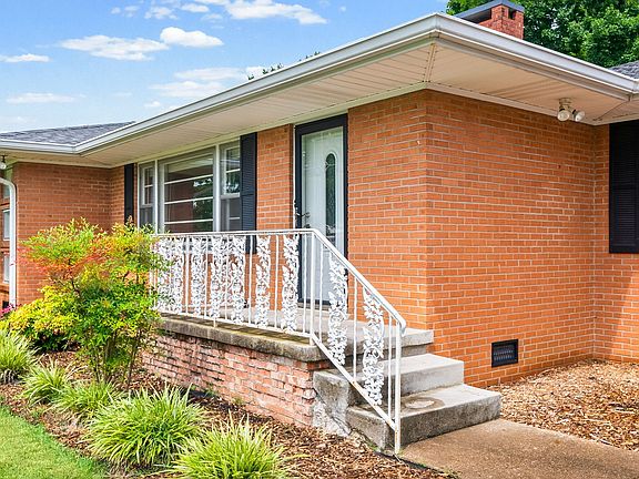 4th image of 3424 Leland Cir