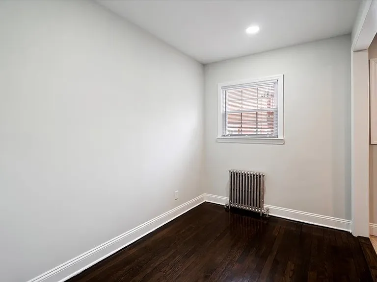 Hilltop Manor Apartments — Photo 5
