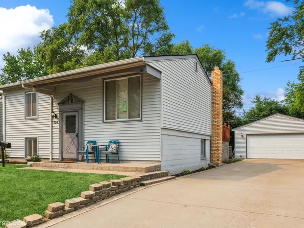 304 Healy Ave, Romeoville, IL 60446