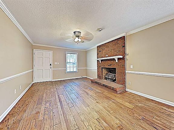 3rd image of 43 S Sussex Dr