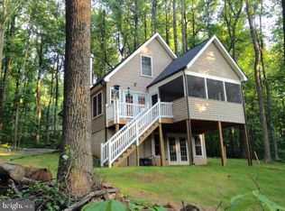 531 Chipmunk Trail Ln, Linden, VA 22642