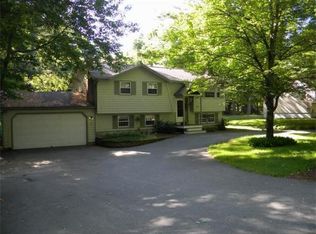 27 Spaulding St, Townsend, MA 01469