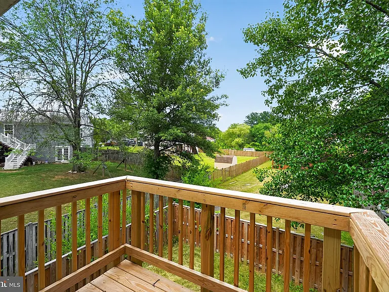 1015 Saint Michaels Dr — Photo 43