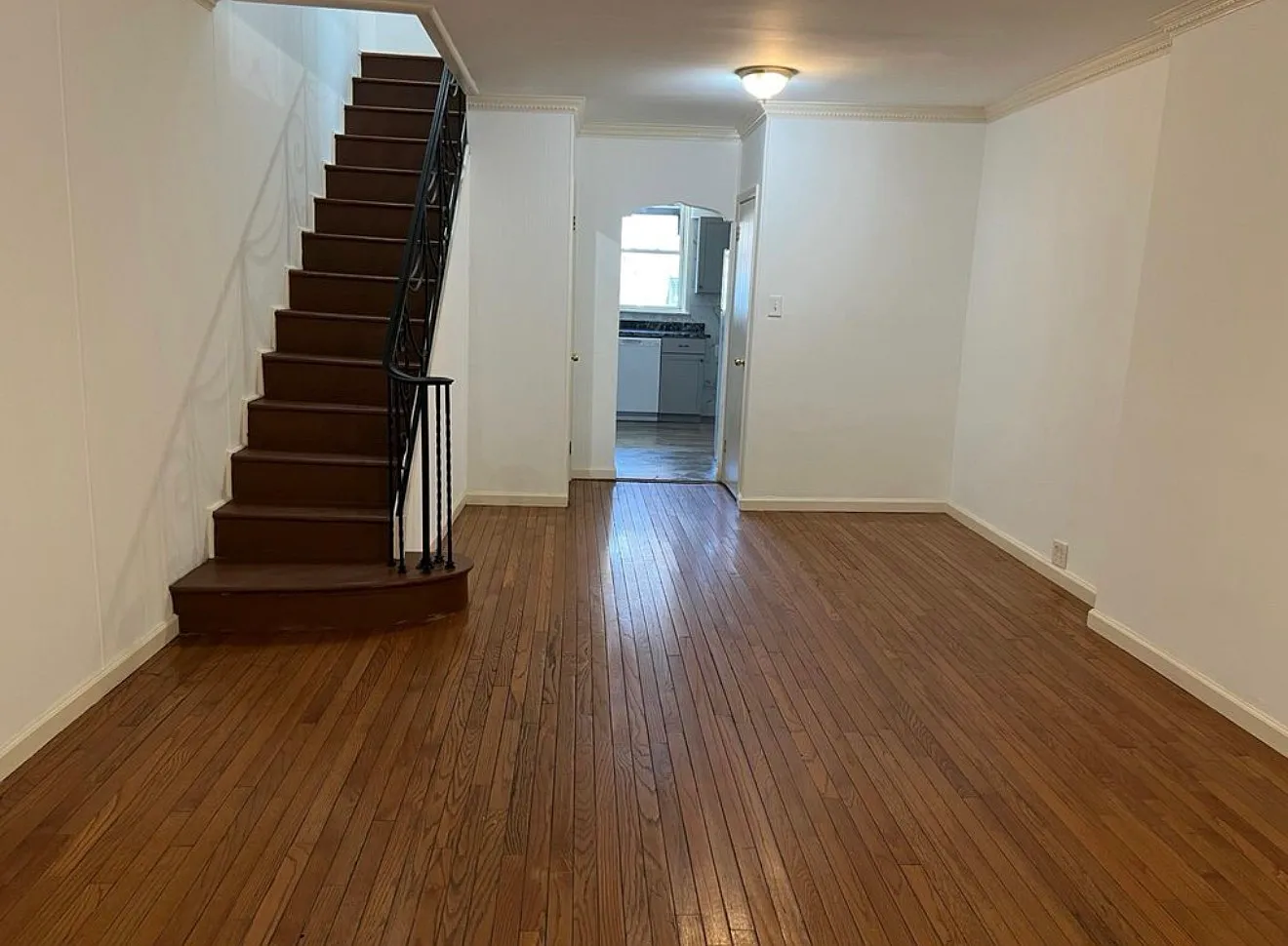 3 bed, 1.5 bath, 1200 sqft, $2,495 — Photo 2