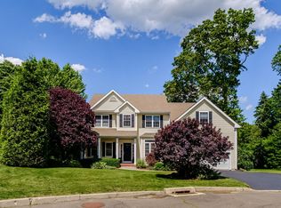 22 Oliva Pl, Fairfield, CT 06824