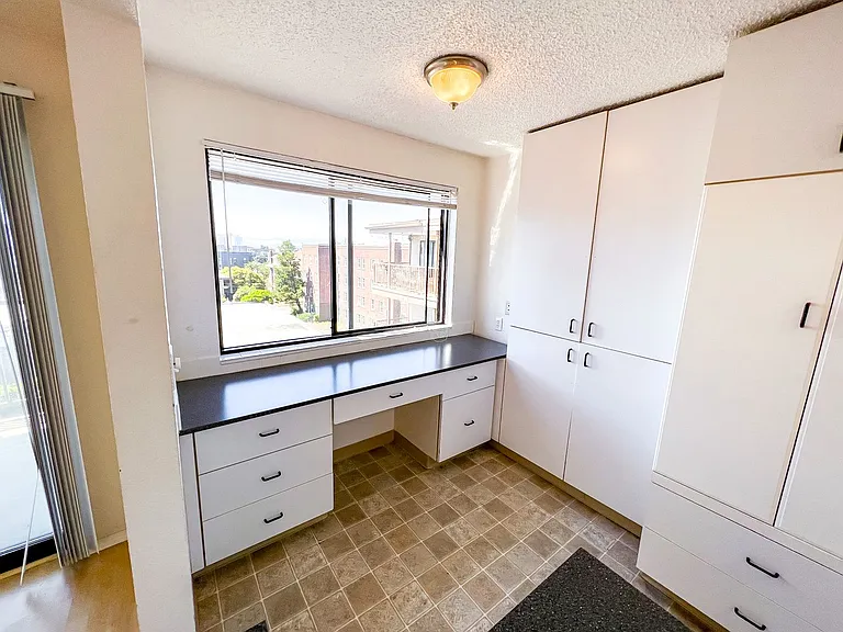 Annaron Apartments — Photo 26