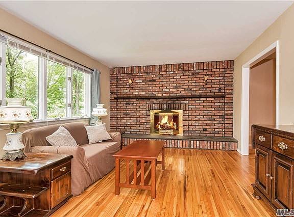 2nd image of 22 Plymouth St