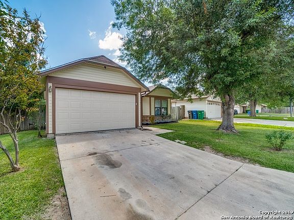 2nd image of 215 Saddlebrook Dr