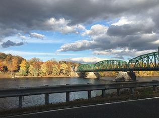 15 Crossfield Ct, Milford, NJ 08848