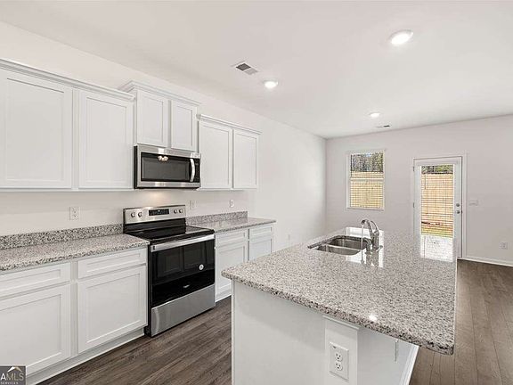 4th image of 11953 Aukerman Way