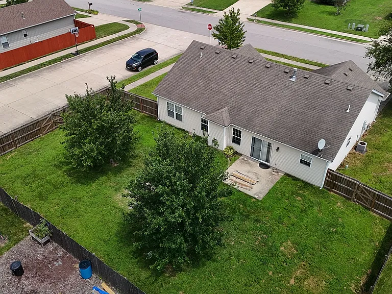 4203 Spring Cress Dr — Photo 30