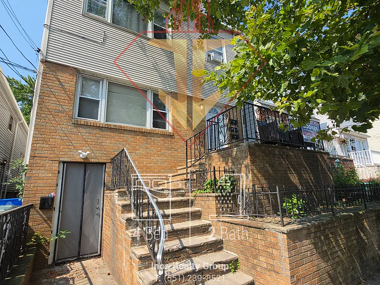 28 E 47th St #A — Photo 1