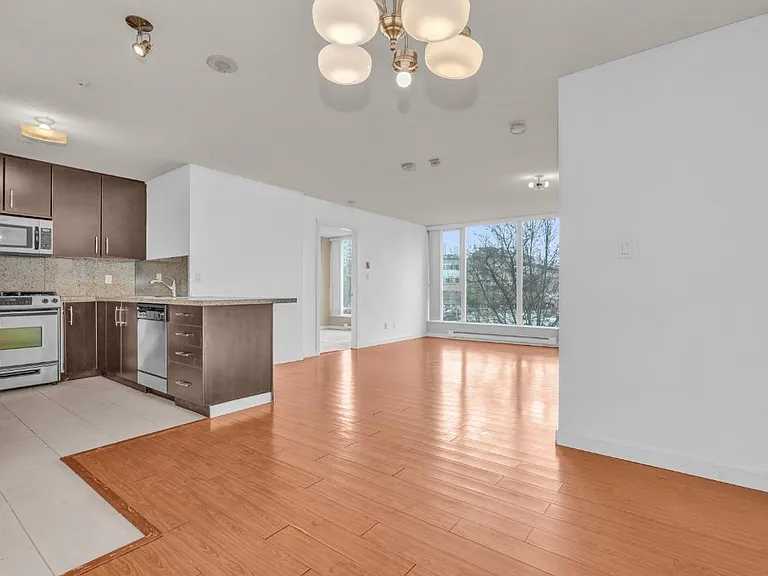 5088 Kwantlen St #3XX — Photo 2