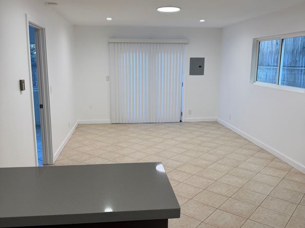 128 Santa Paula Ave #B
